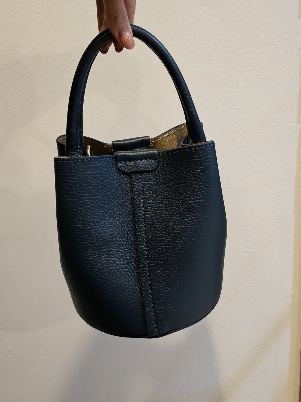 Vera Pelle Black Mini Bucket Handbag